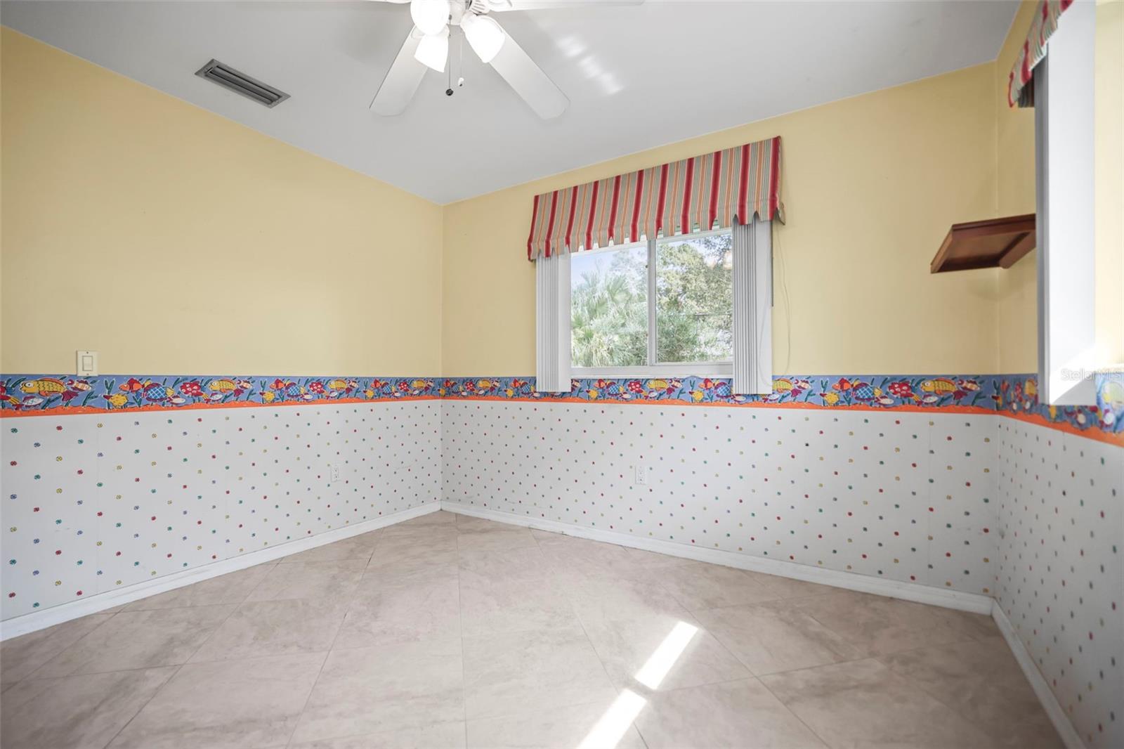 Image 22 of 38 For 1439 Viewtop Drive