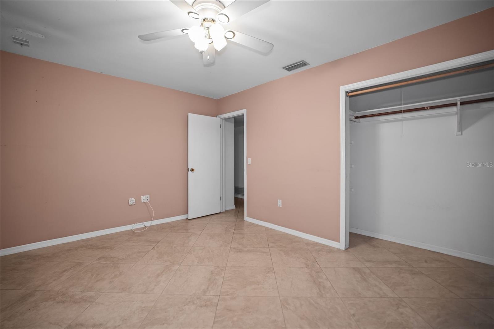 Image 31 of 38 For 1439 Viewtop Drive