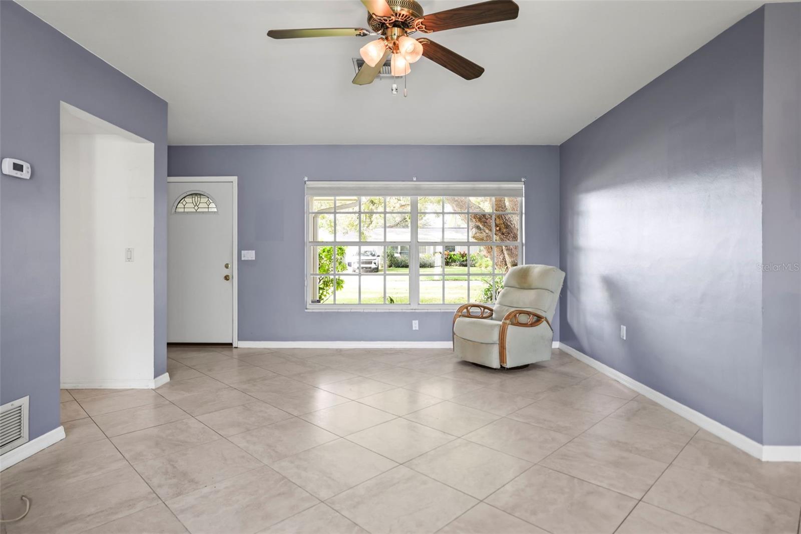 Image 6 of 38 For 1439 Viewtop Drive