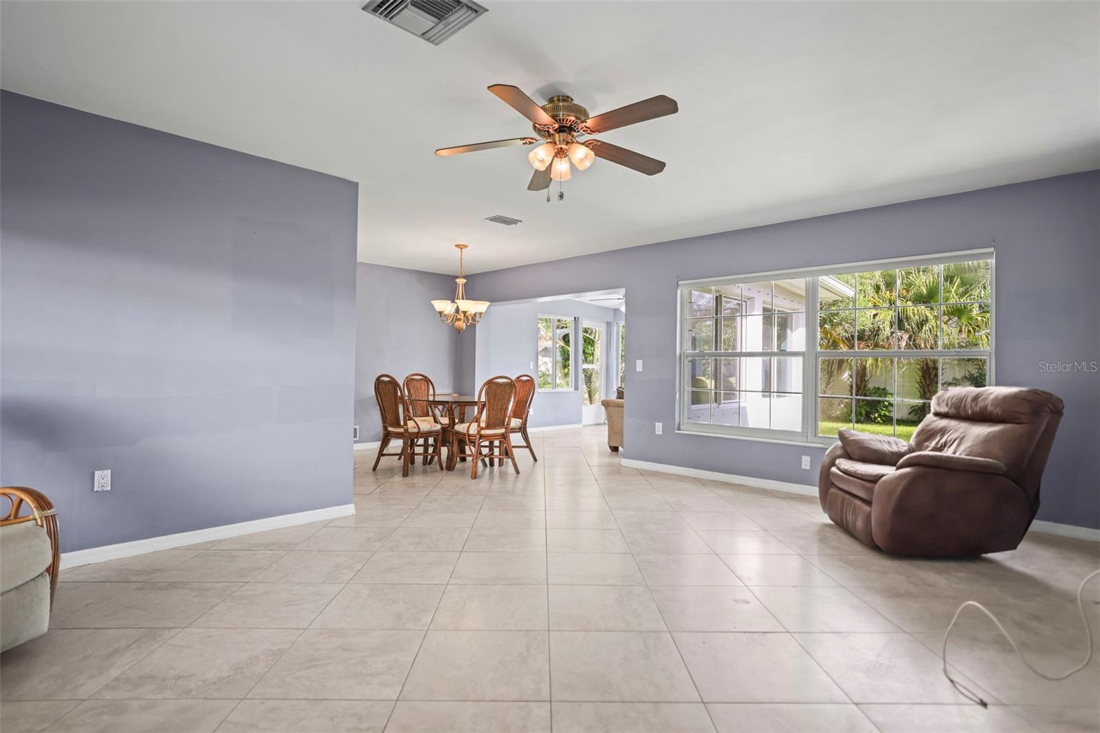 Image 9 of 38 For 1439 Viewtop Drive