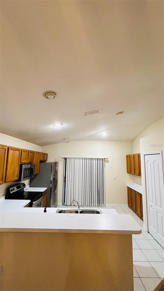 Image 7 of 37 For 18164 Canal Pointe Street