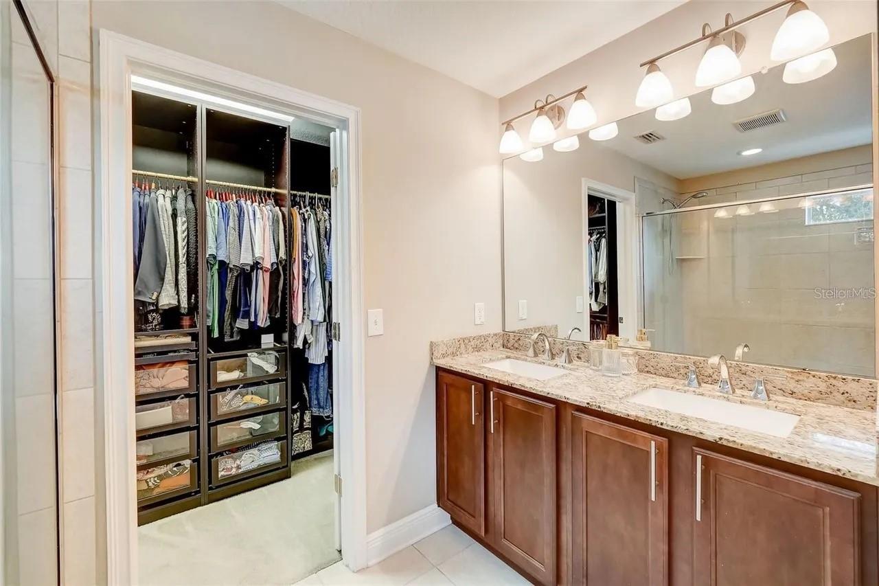 Image 18 of 26 For 2514 Douglas Street