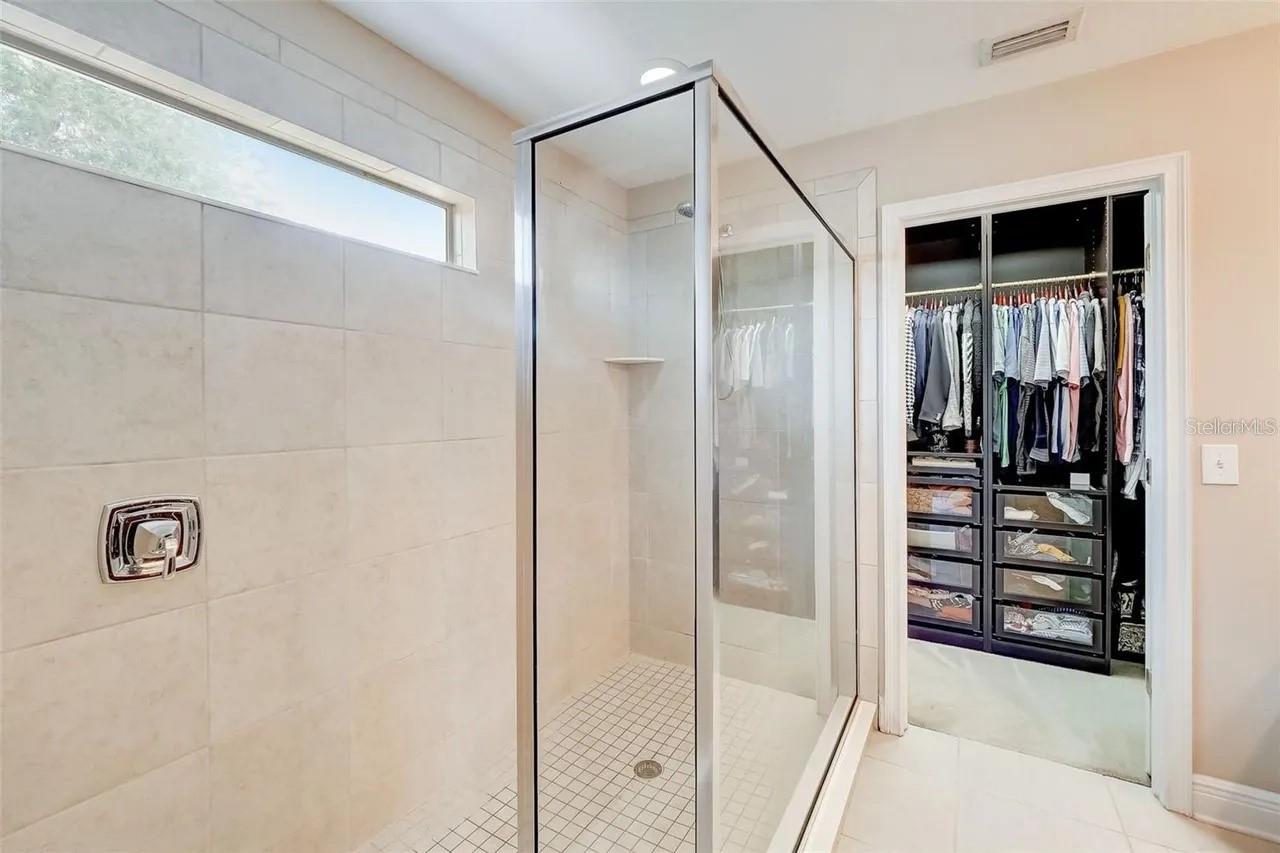 Image 19 of 26 For 2514 Douglas Street