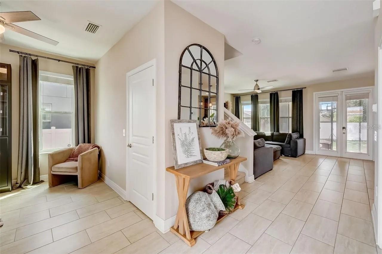 Image 5 of 26 For 2514 Douglas Street