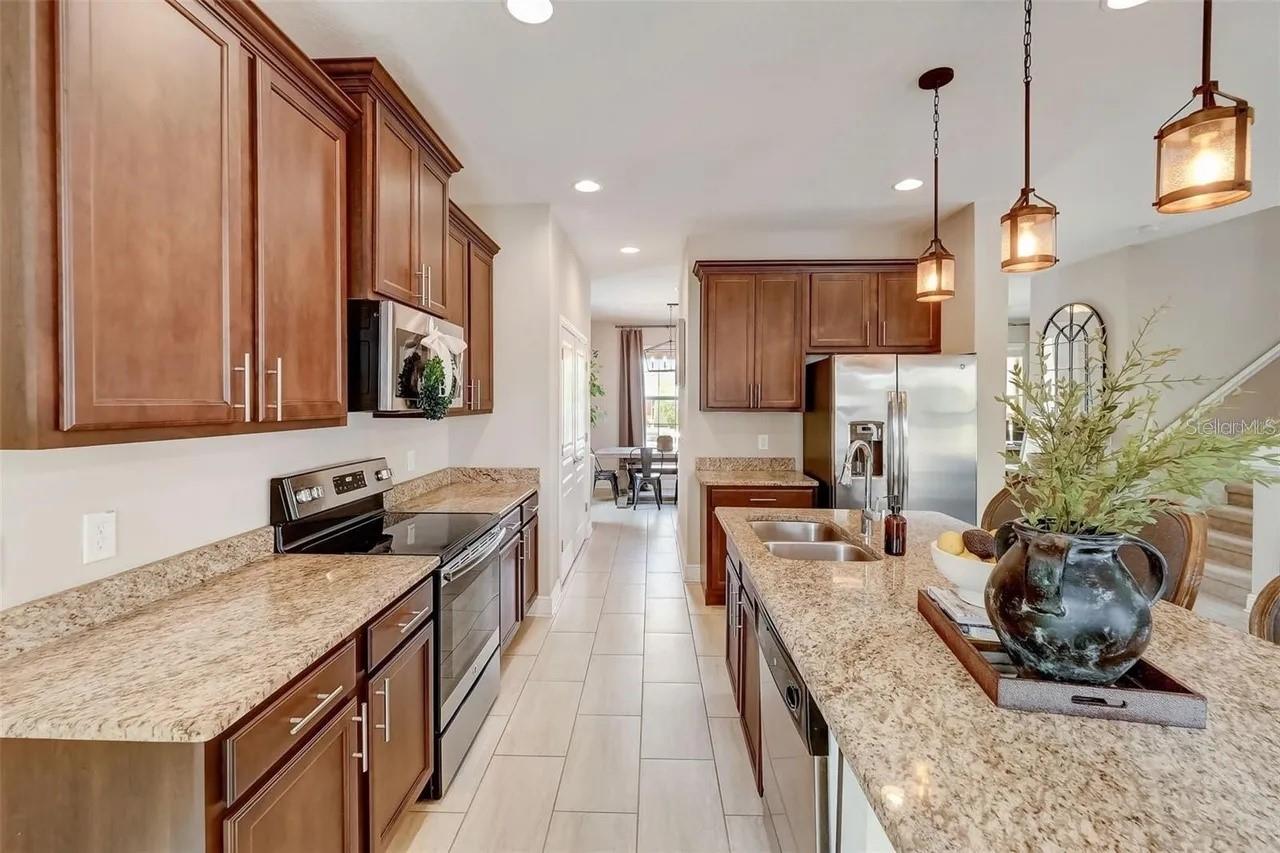 Image 7 of 26 For 2514 Douglas Street