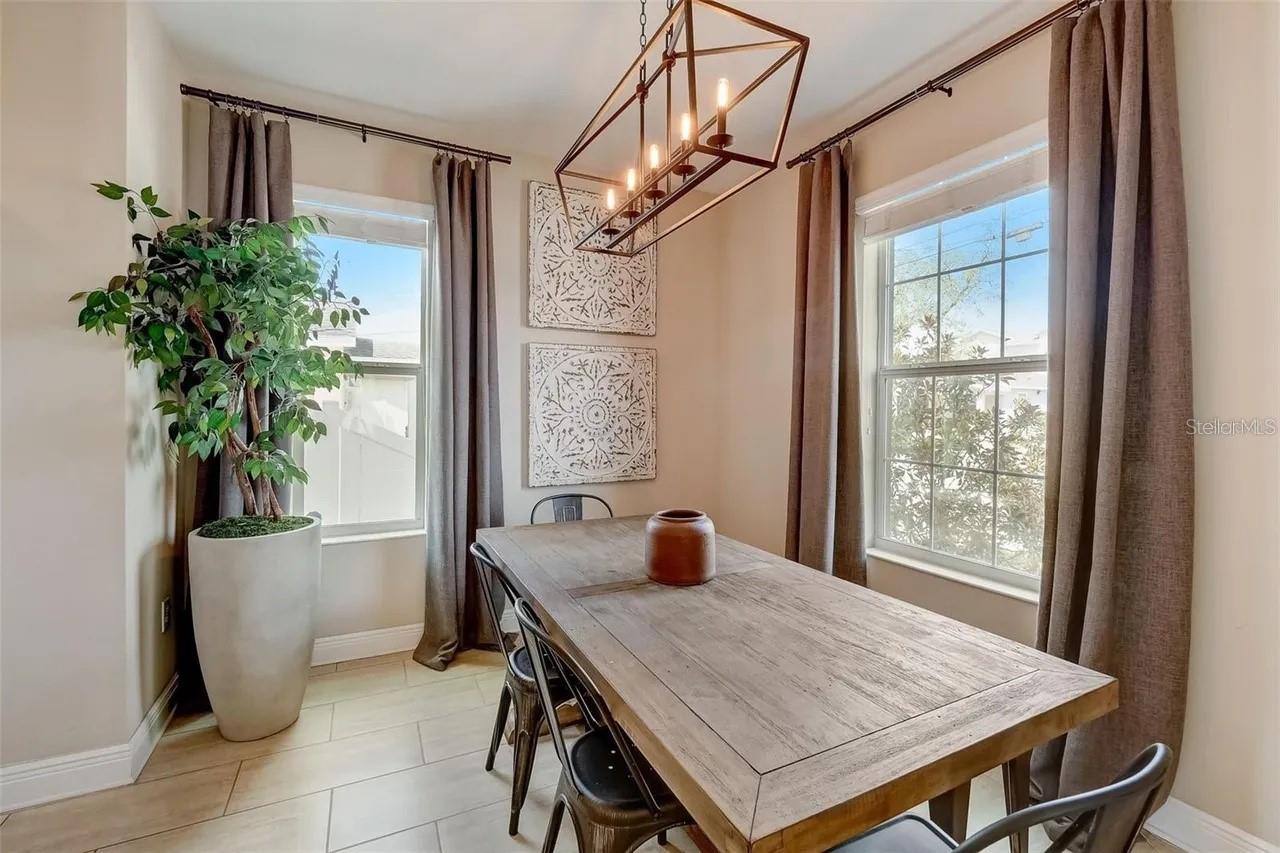 Image 8 of 26 For 2514 Douglas Street