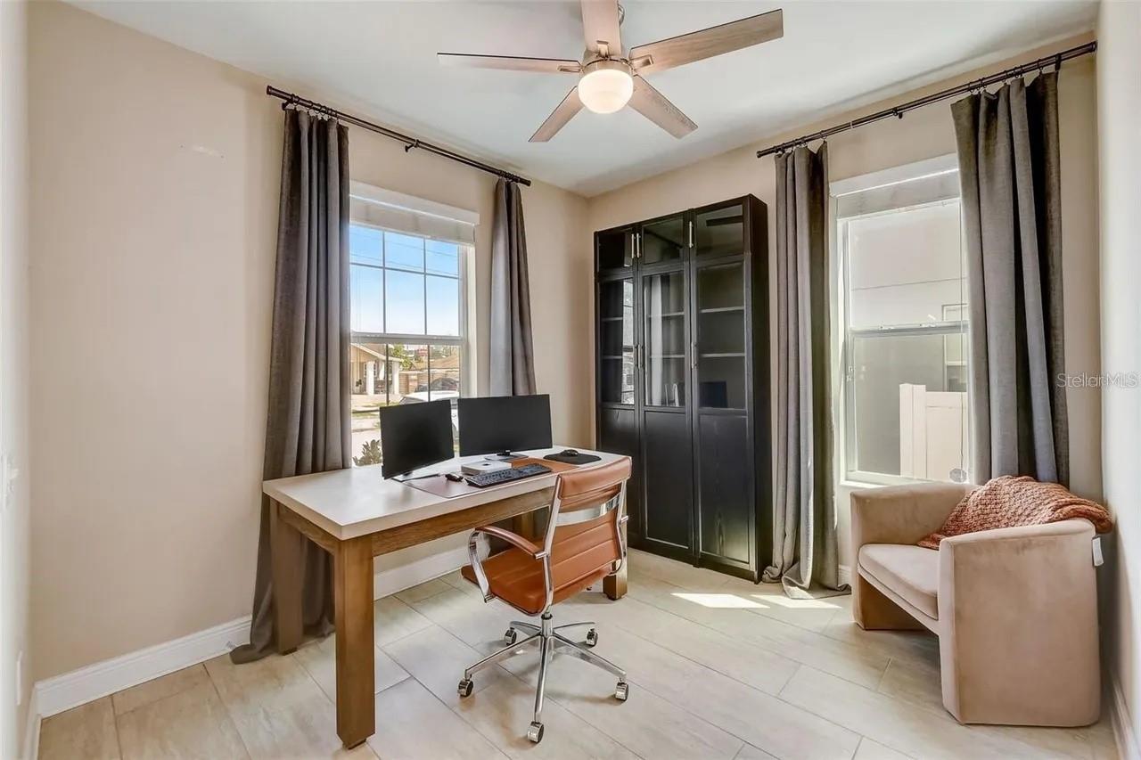 Image 9 of 26 For 2514 Douglas Street