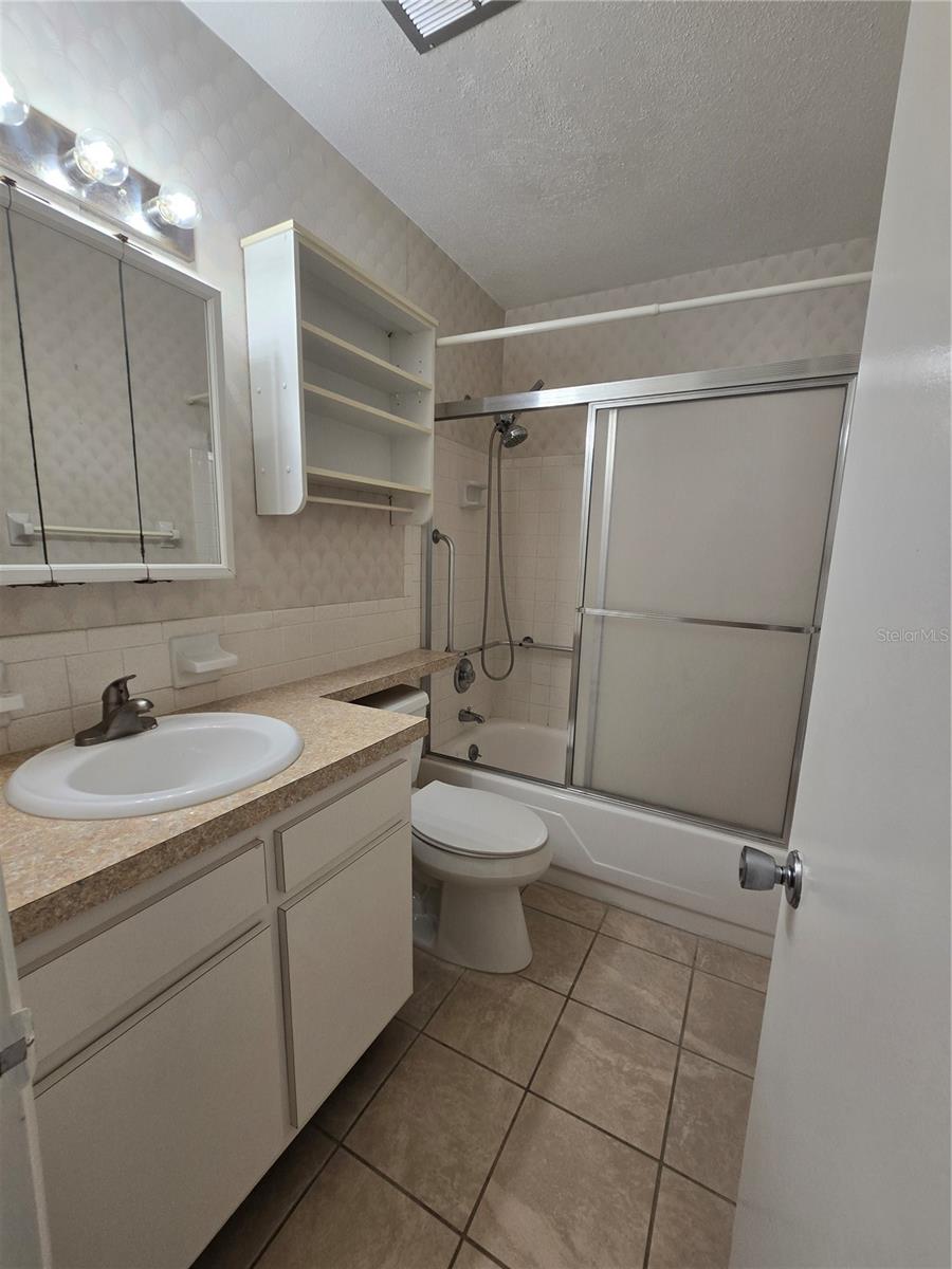 Image 10 of 33 For 211 Pasadena Avenue N 109