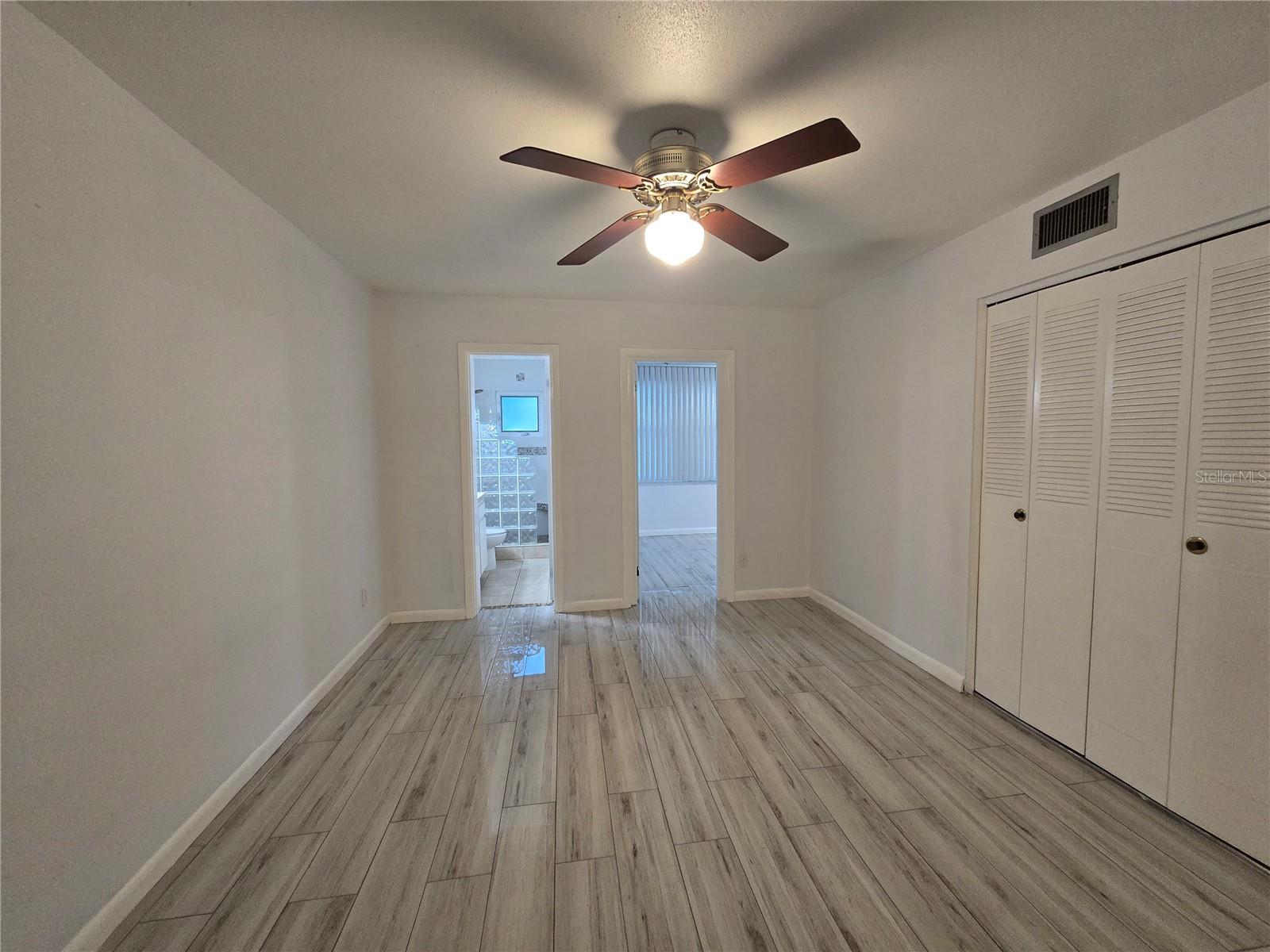 Image 11 of 33 For 211 Pasadena Avenue N 109