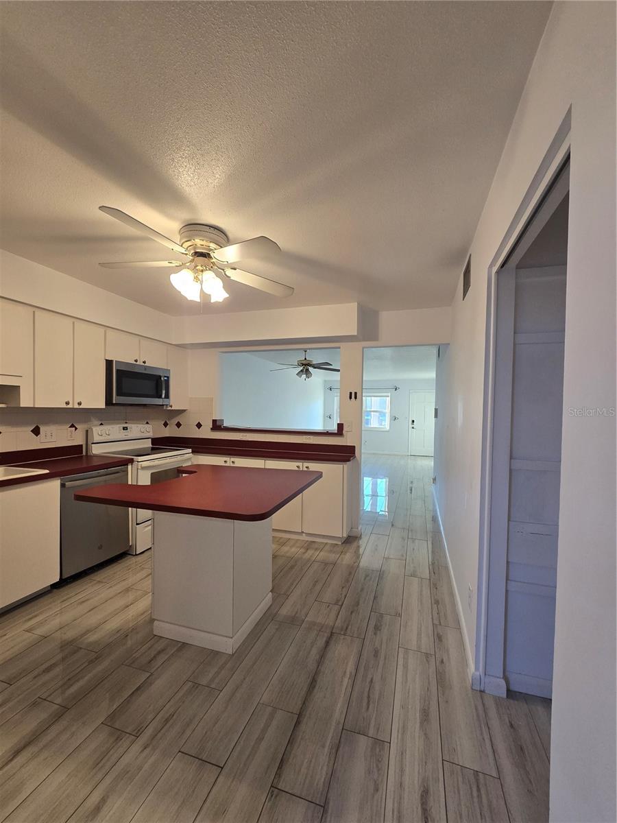 Image 18 of 33 For 211 Pasadena Avenue N 109