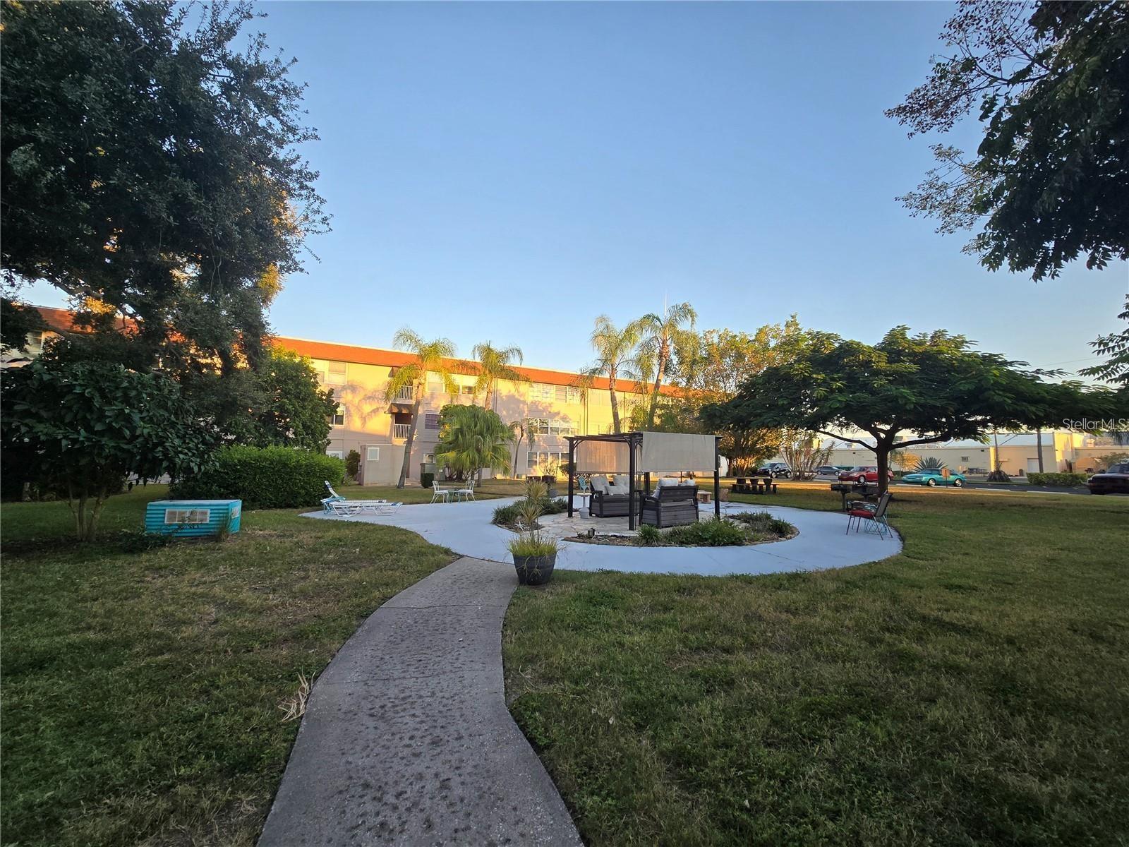 Image 27 of 33 For 211 Pasadena Avenue N 109