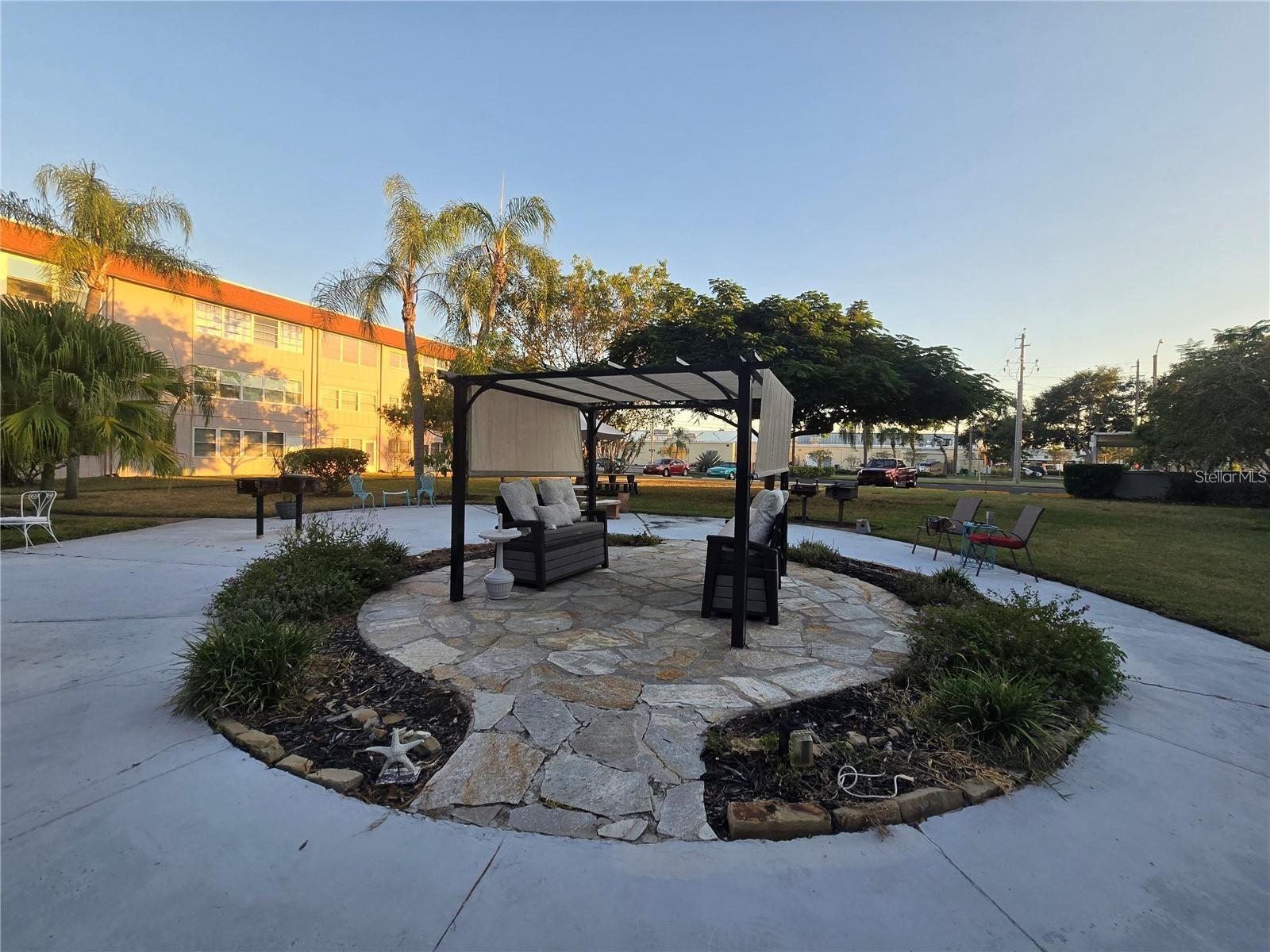 Image 29 of 33 For 211 Pasadena Avenue N 109