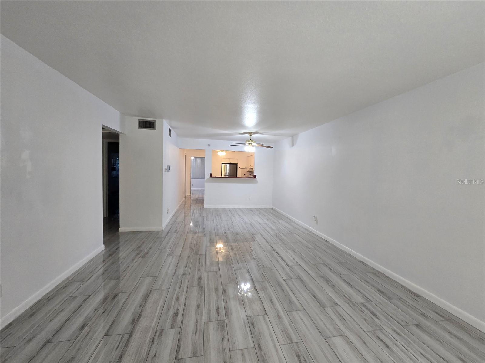 Image 3 of 33 For 211 Pasadena Avenue N 109