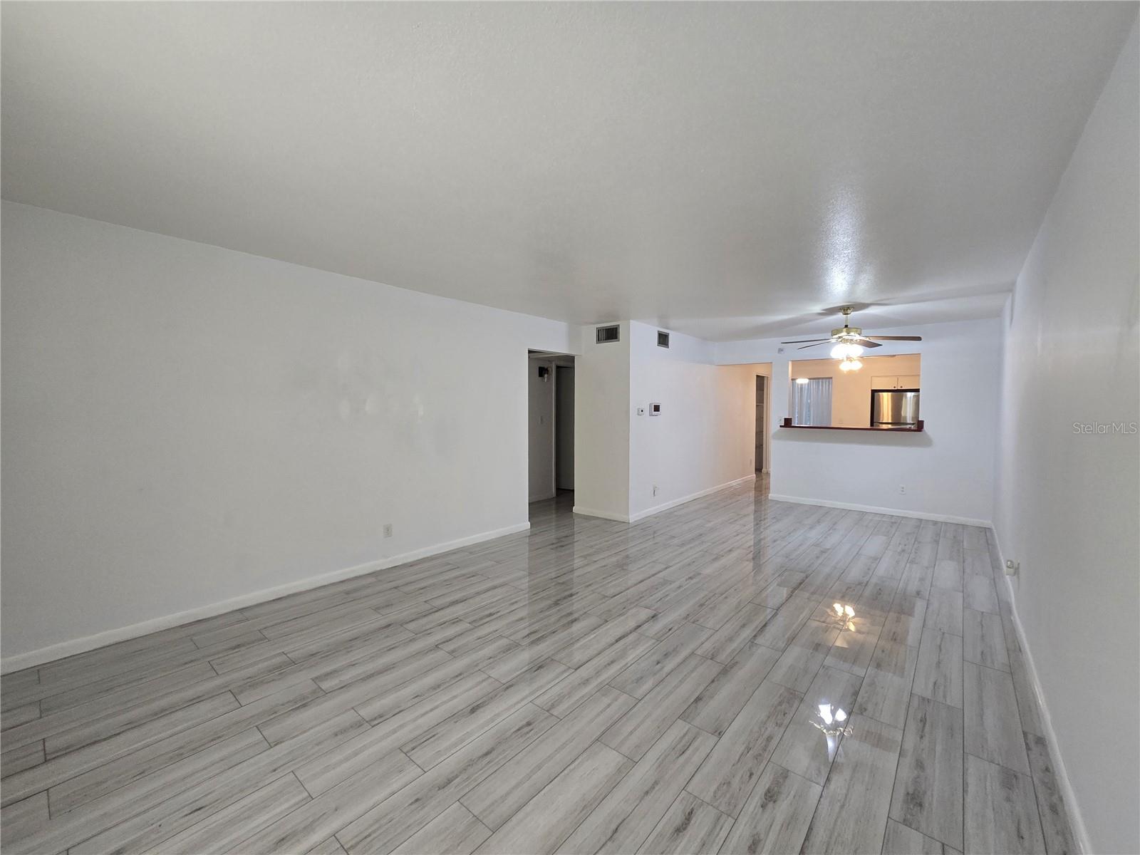 Image 7 of 33 For 211 Pasadena Avenue N 109