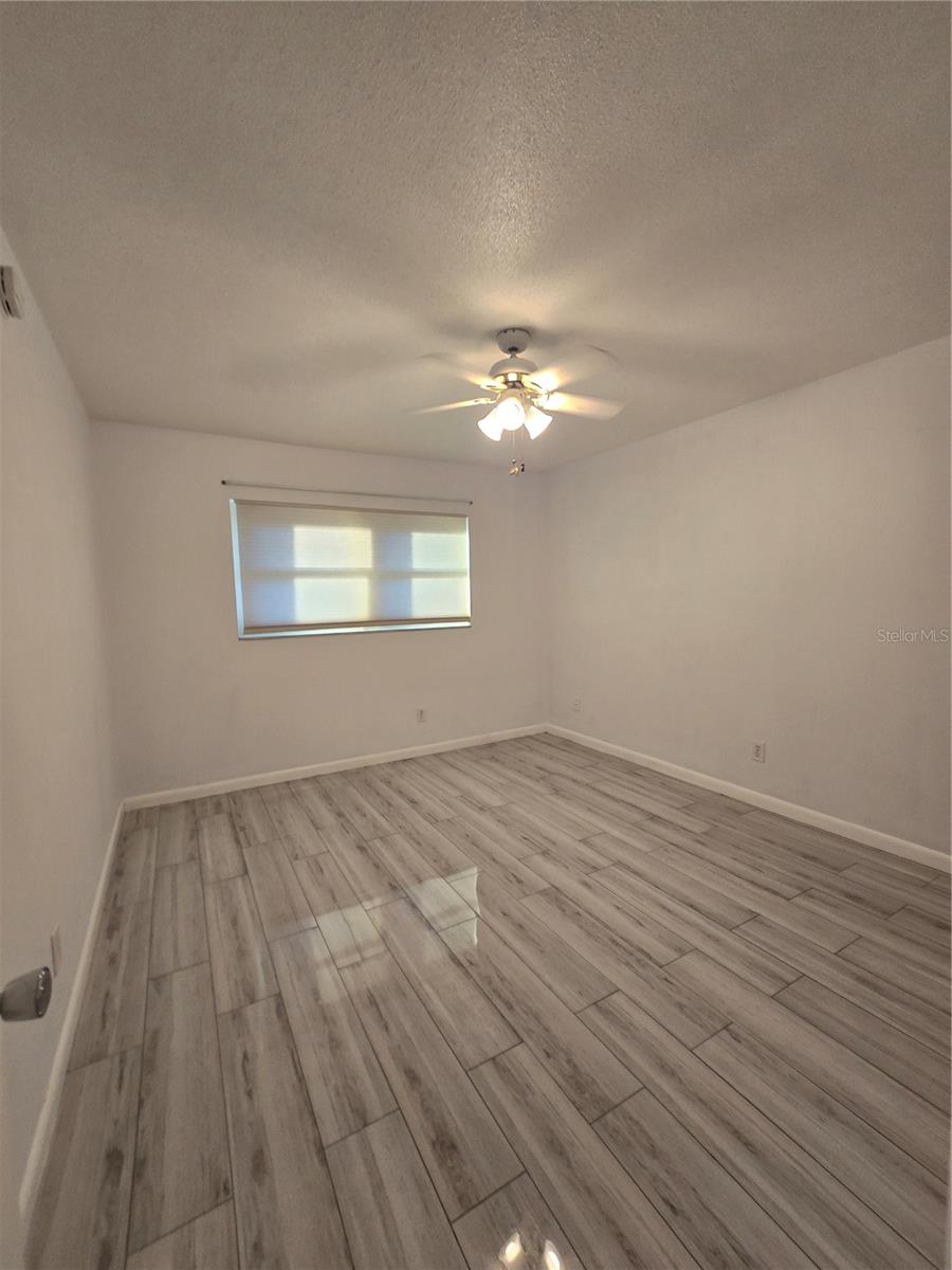 Image 8 of 33 For 211 Pasadena Avenue N 109