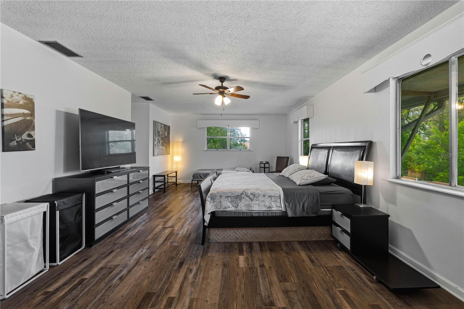 Image 13 of 40 For 11626 Timber Ridge Drive