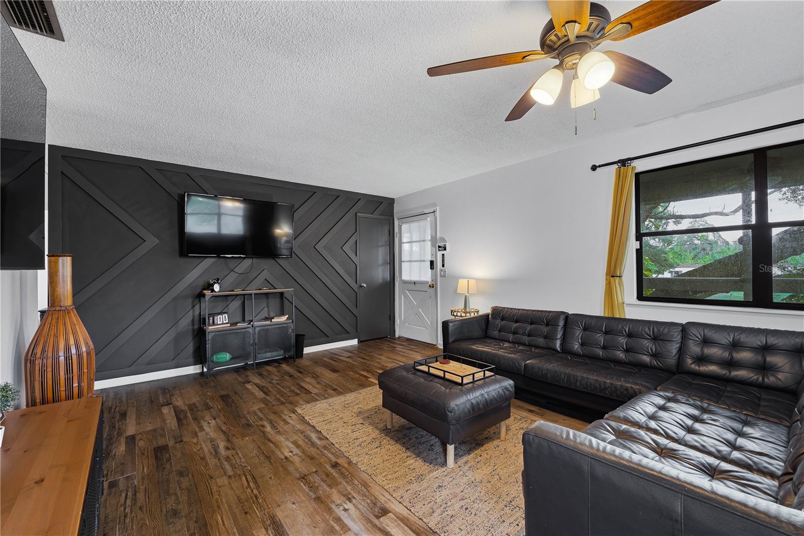 Image 6 of 40 For 11626 Timber Ridge Drive