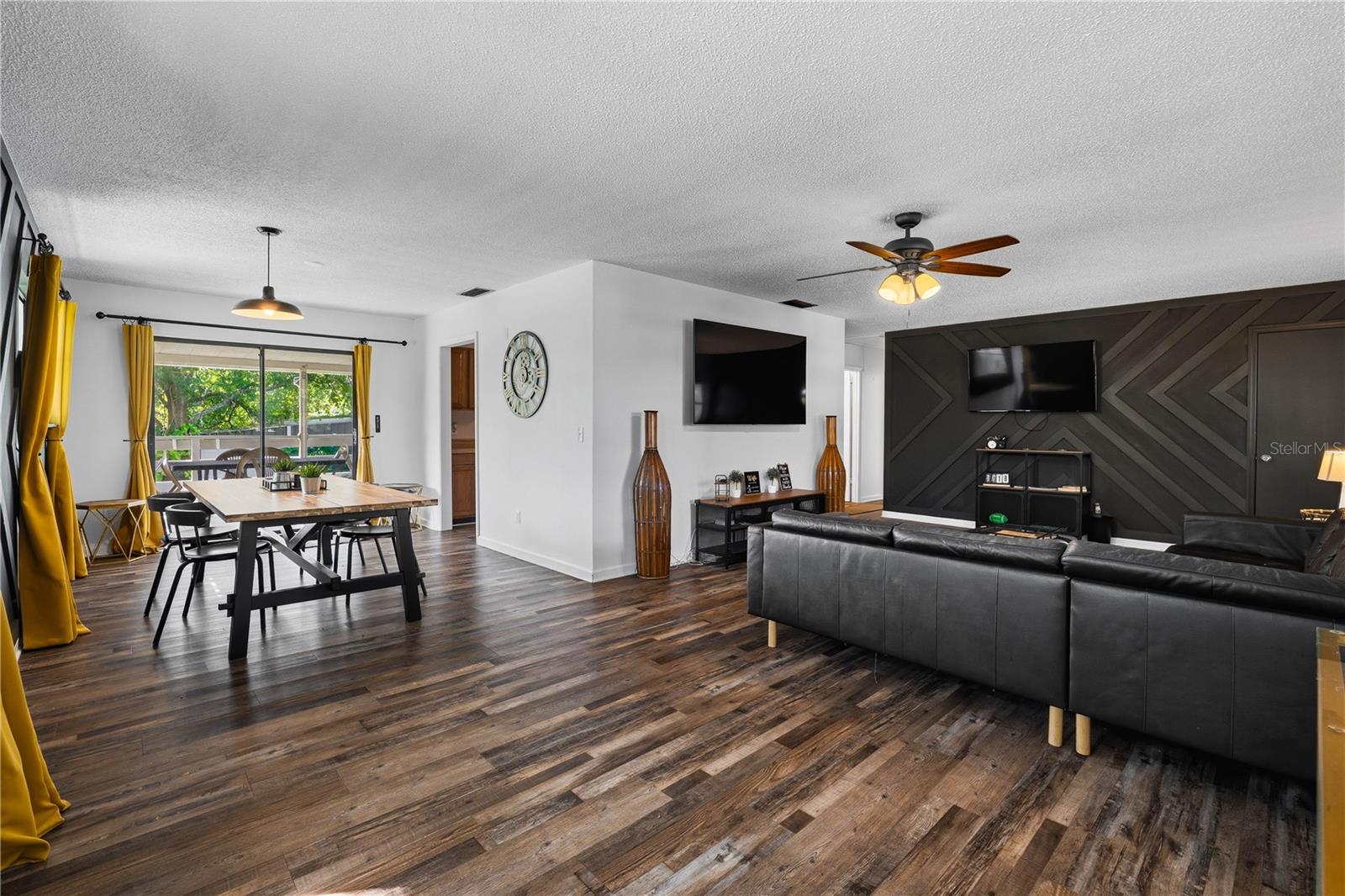 Image 8 of 40 For 11626 Timber Ridge Drive