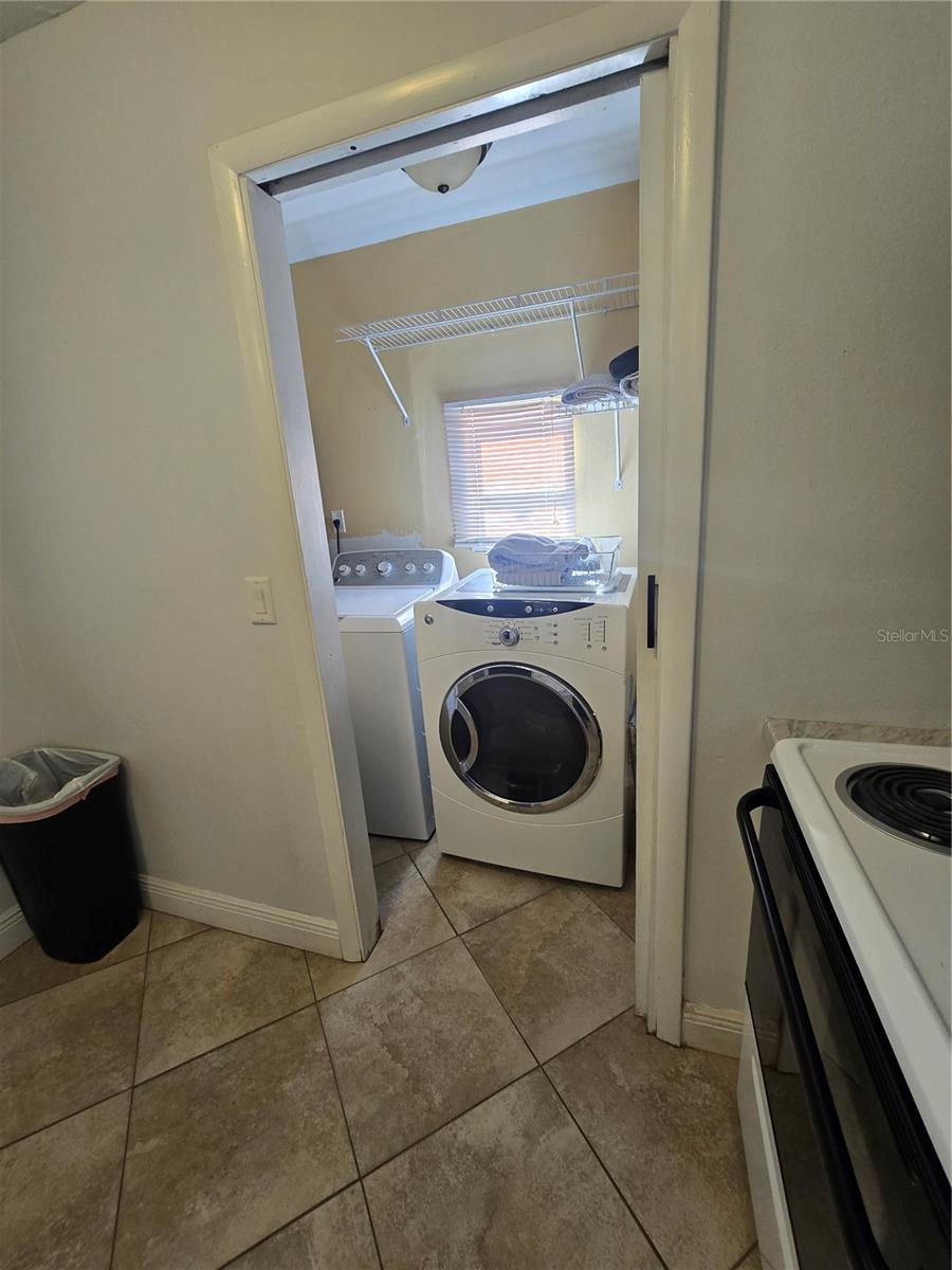 Image 12 of 20 For 3918 Robson Street