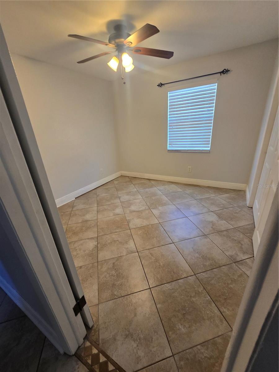 Image 14 of 20 For 3918 Robson Street