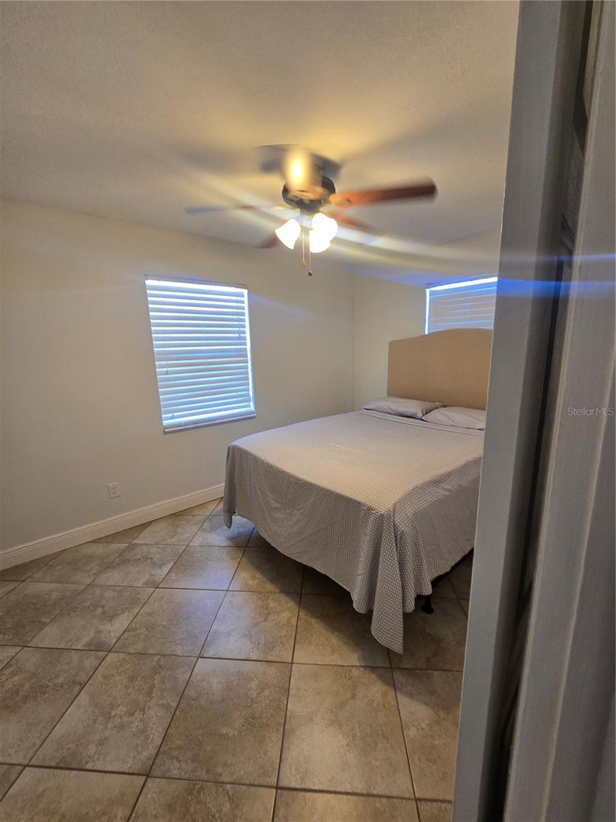 Image 18 of 20 For 3918 Robson Street