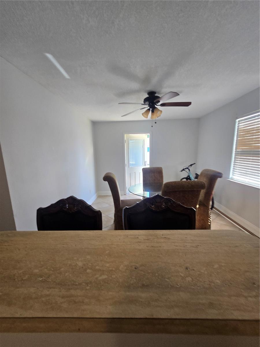 Image 7 of 20 For 3918 Robson Street