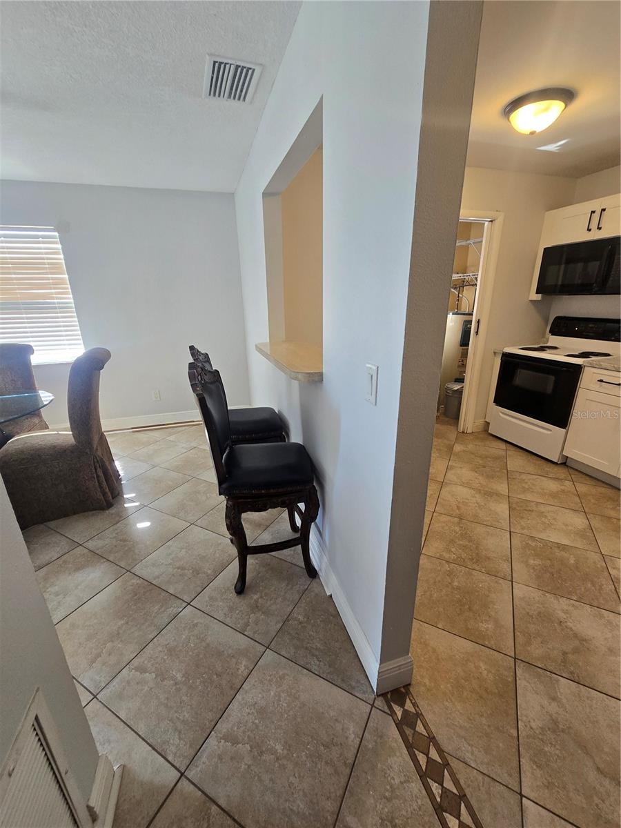 Image 8 of 20 For 3918 Robson Street