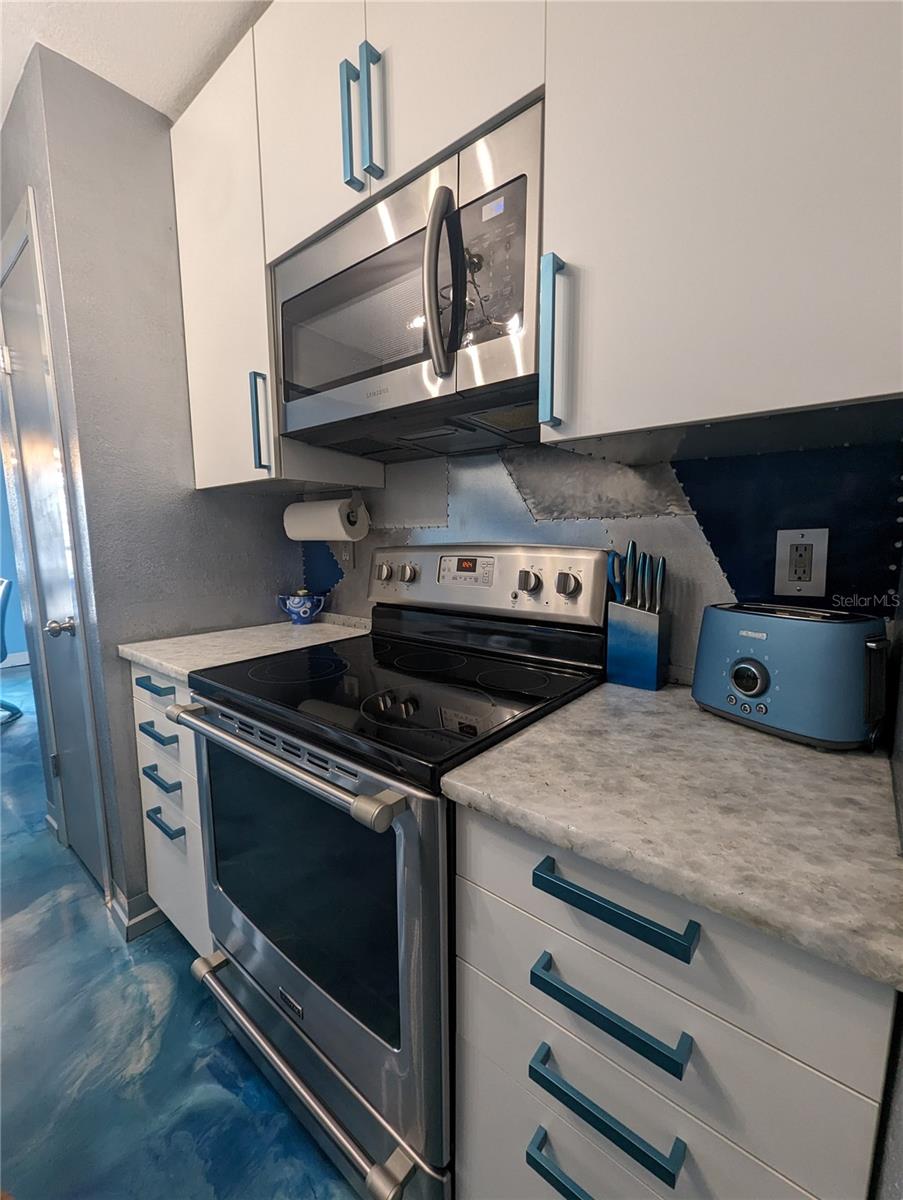 Image 15 of 37 For 5011 Starfish Drive Se C