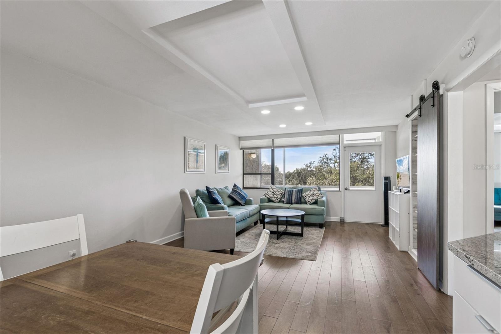 Image 16 of 70 For 2615 Cove Cay Drive 409