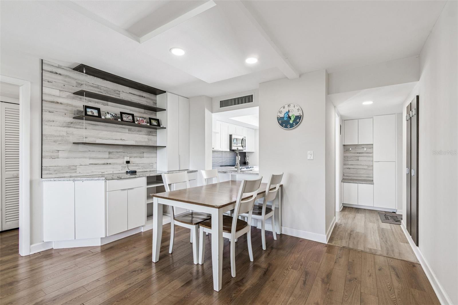 Image 18 of 70 For 2615 Cove Cay Drive 409