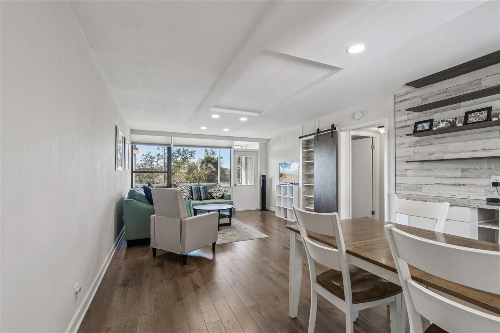 Image 21 of 70 For 2615 Cove Cay Drive 409