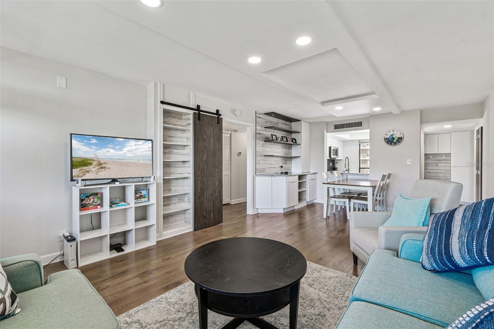 Image 23 of 70 For 2615 Cove Cay Drive 409