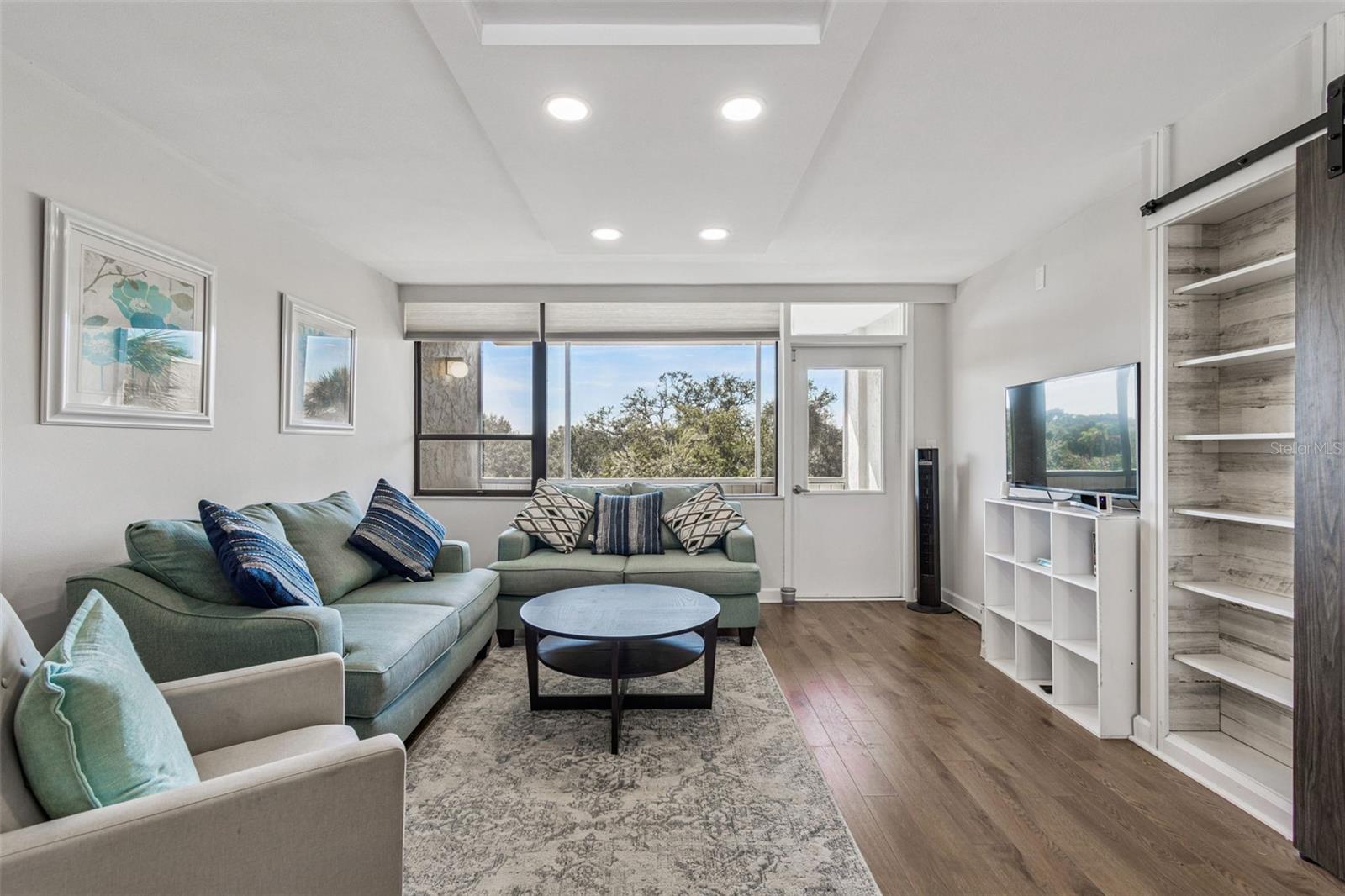 Image 24 of 70 For 2615 Cove Cay Drive 409