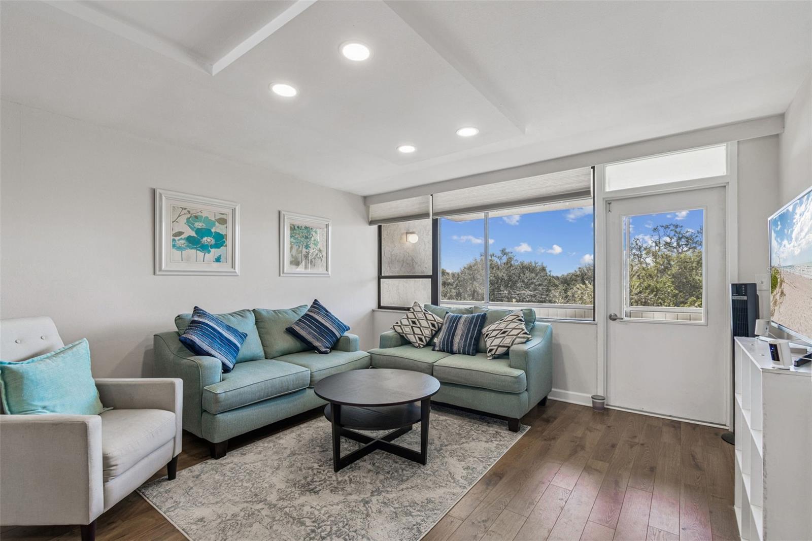 Image 25 of 70 For 2615 Cove Cay Drive 409