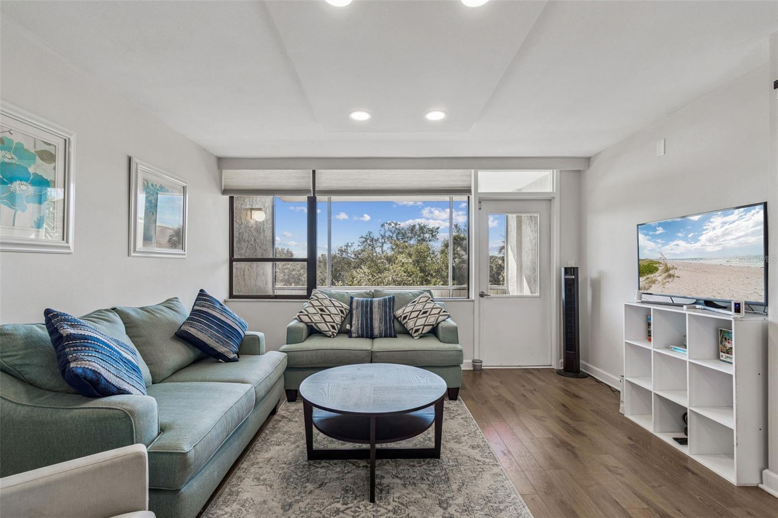 Image 26 of 70 For 2615 Cove Cay Drive 409