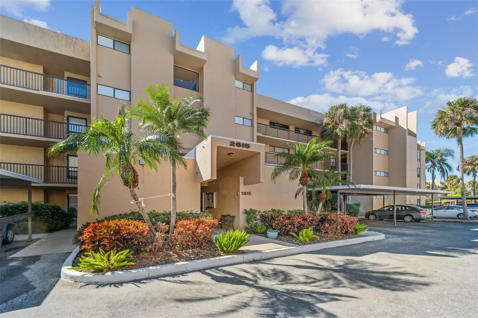 Image 3 of 70 For 2615 Cove Cay Drive 409