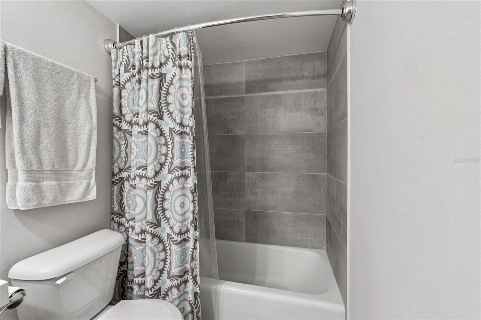 Image 35 of 70 For 2615 Cove Cay Drive 409