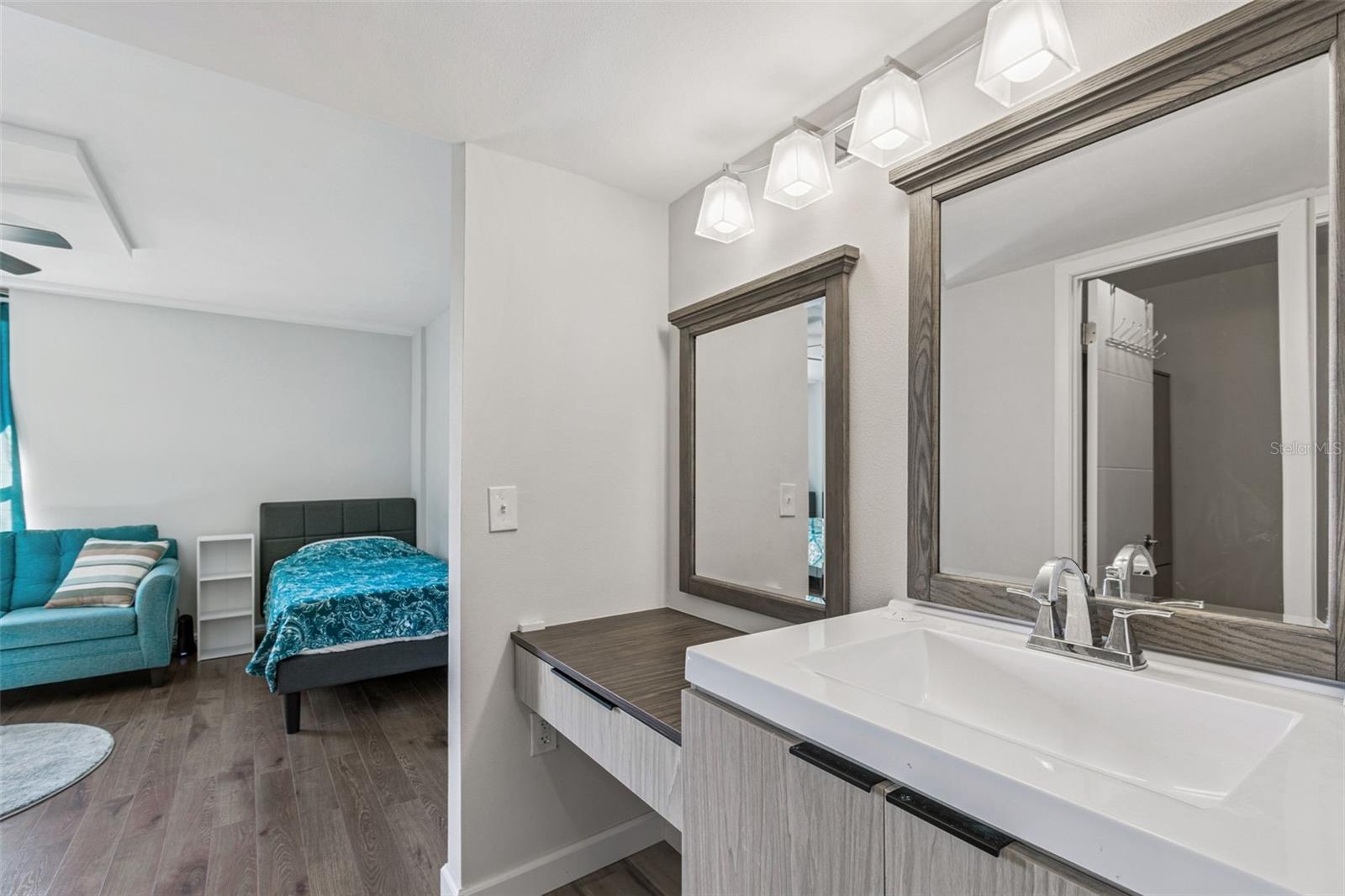 Image 43 of 70 For 2615 Cove Cay Drive 409