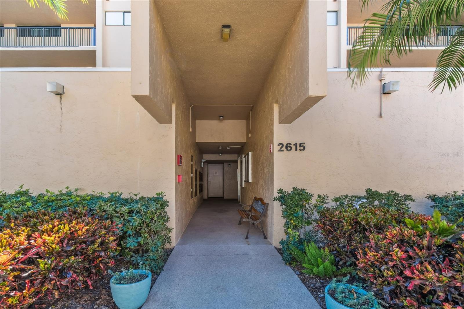 Image 5 of 70 For 2615 Cove Cay Drive 409