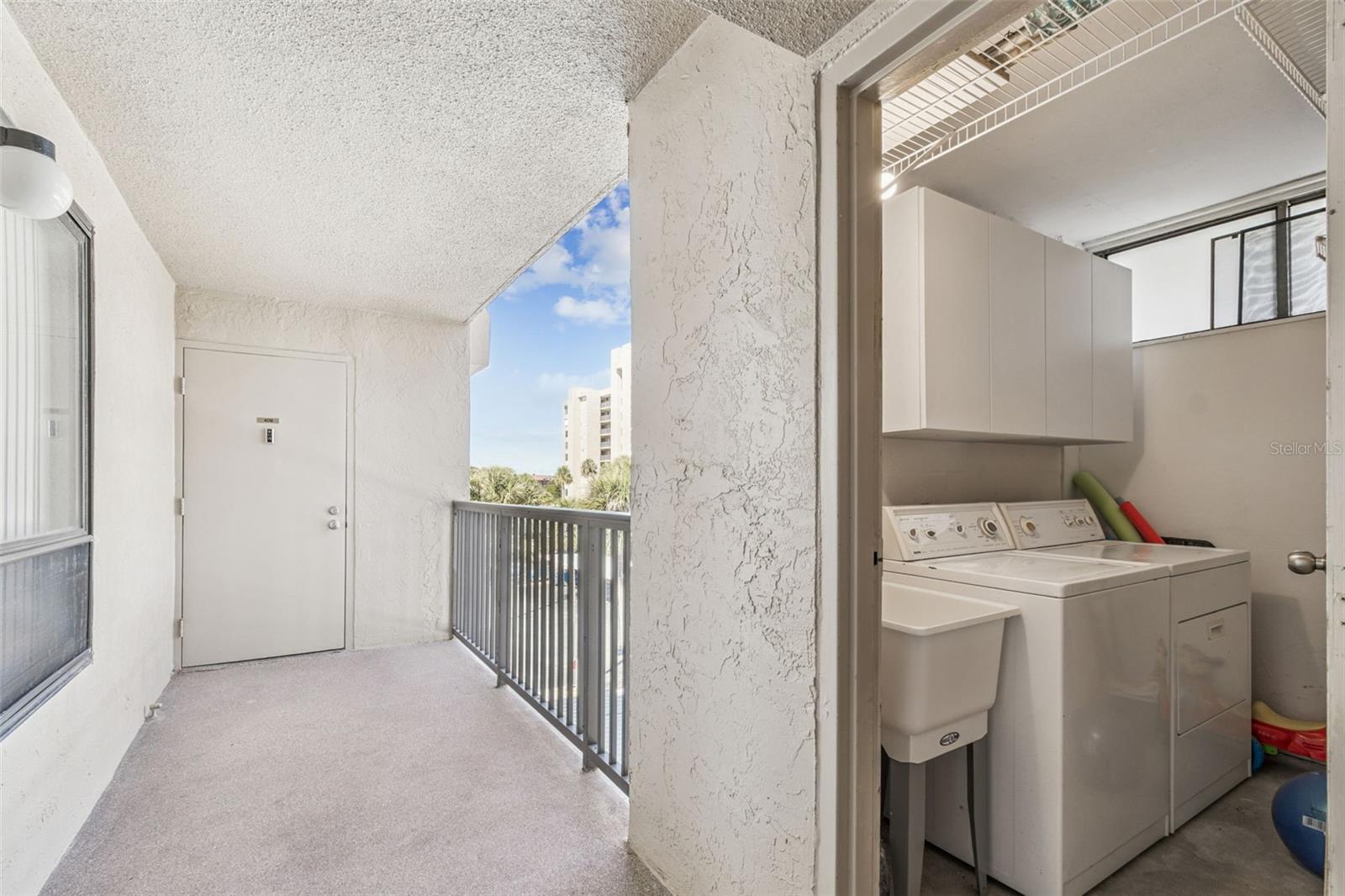 Image 6 of 70 For 2615 Cove Cay Drive 409