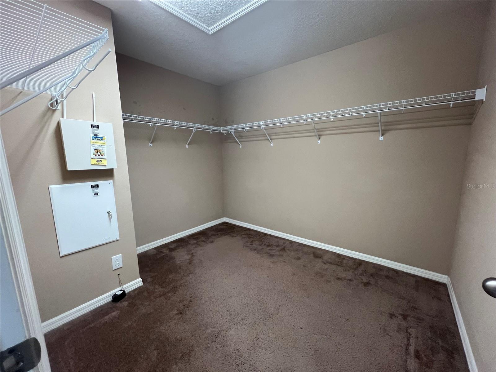 Image 23 of 34 For 8315 Deerland Bluff Lane