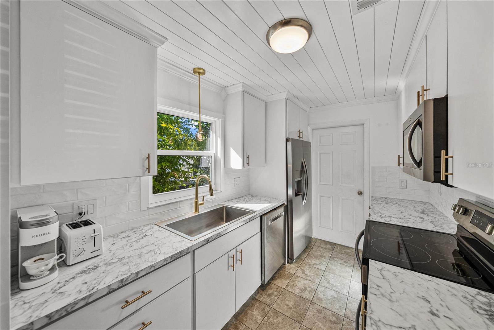 Image 17 of 46 For 38552 Piedmont Avenue