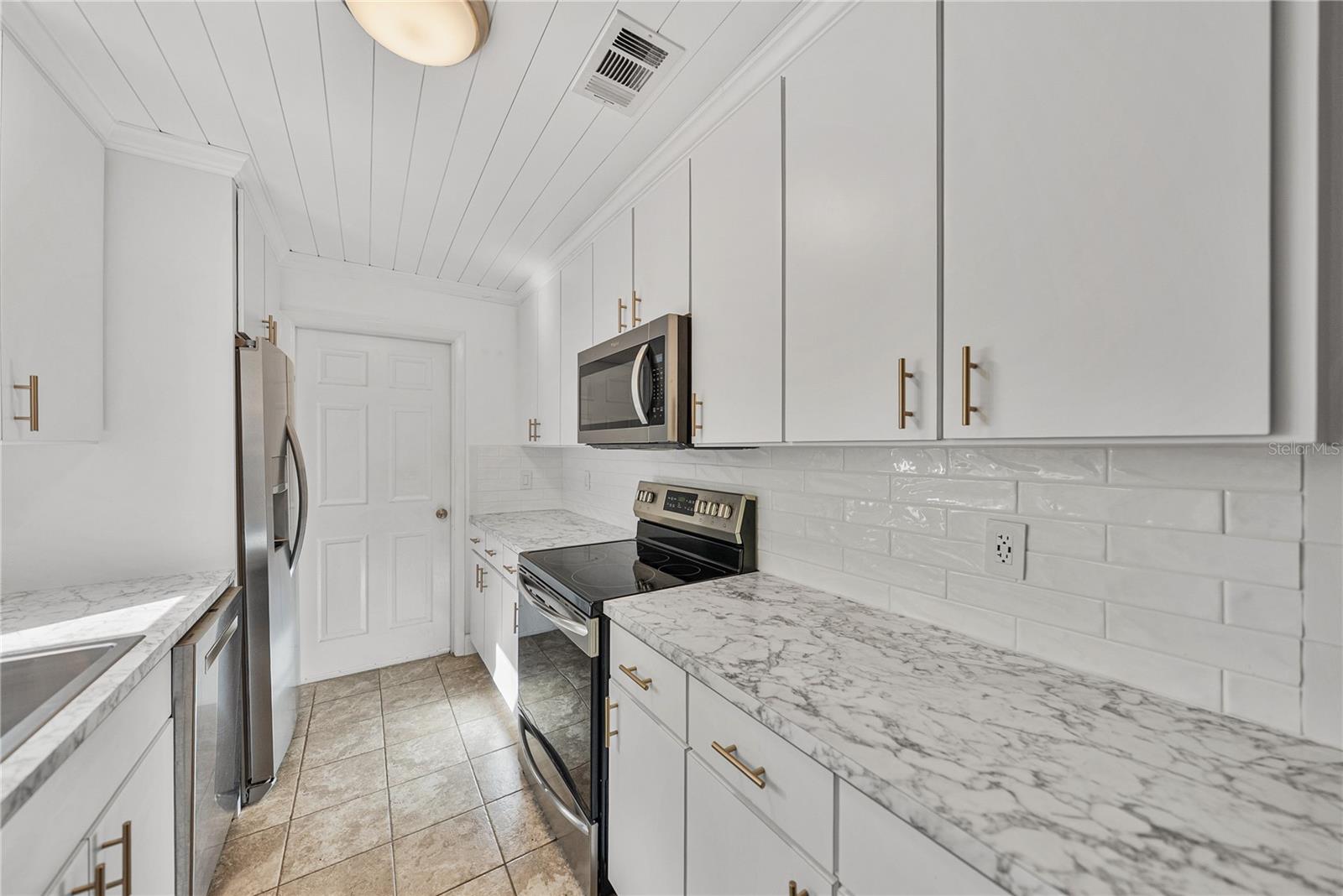 Image 19 of 46 For 38552 Piedmont Avenue