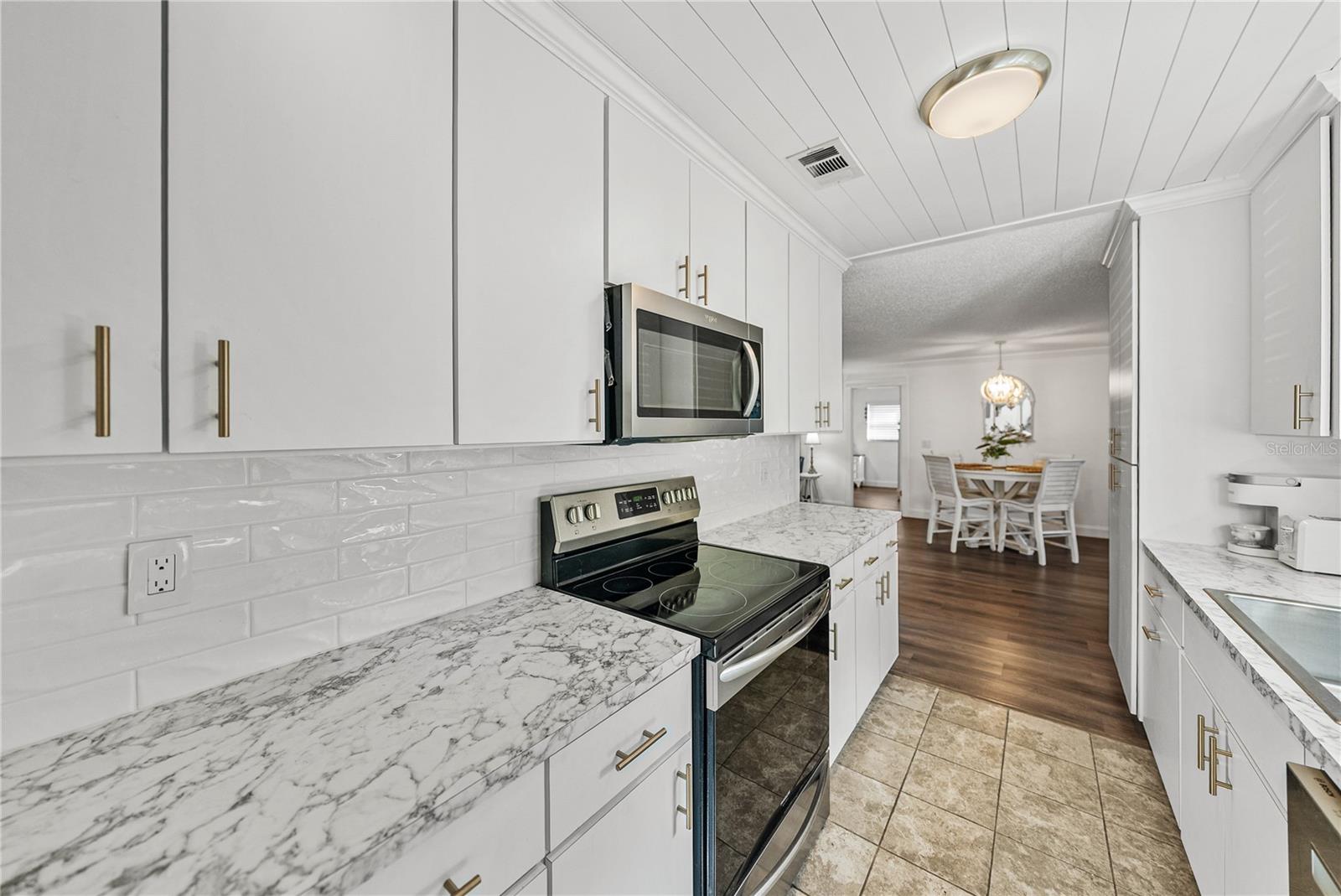 Image 21 of 46 For 38552 Piedmont Avenue