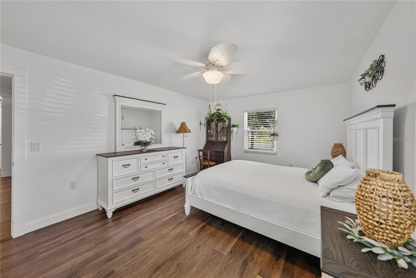 Image 23 of 46 For 38552 Piedmont Avenue