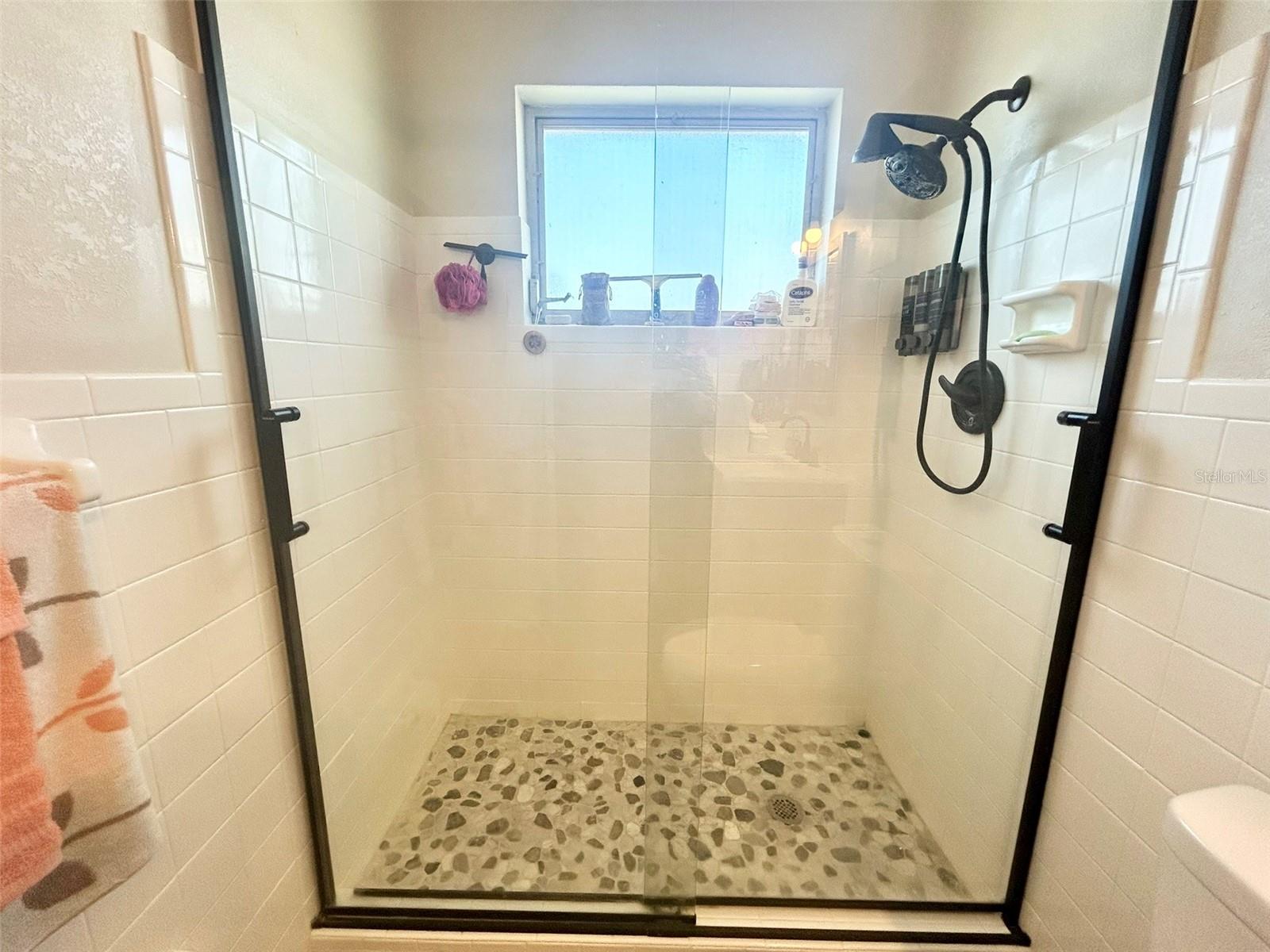 Image 10 of 37 For 2434 Australia Way E 50