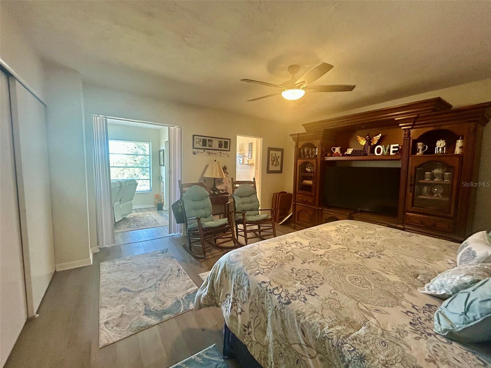 Image 12 of 37 For 2434 Australia Way E 50