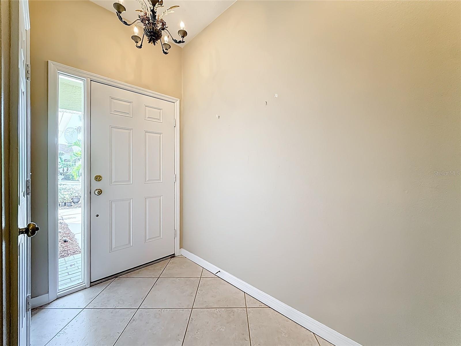 Image 25 of 75 For 11142 Kapok Grand Circle