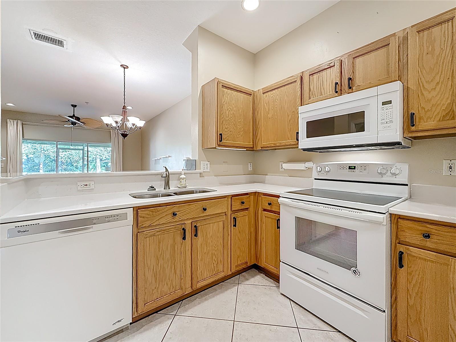 Image 27 of 75 For 11142 Kapok Grand Circle