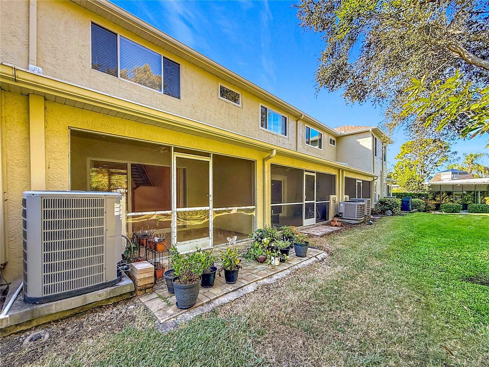 Image 48 of 75 For 11142 Kapok Grand Circle